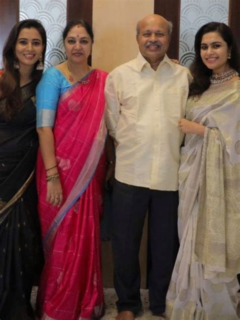 sonugowda husband|Sonu Gowda Height, Age, Husband, Family,。